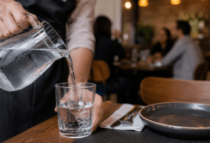 Agua por conta da casa